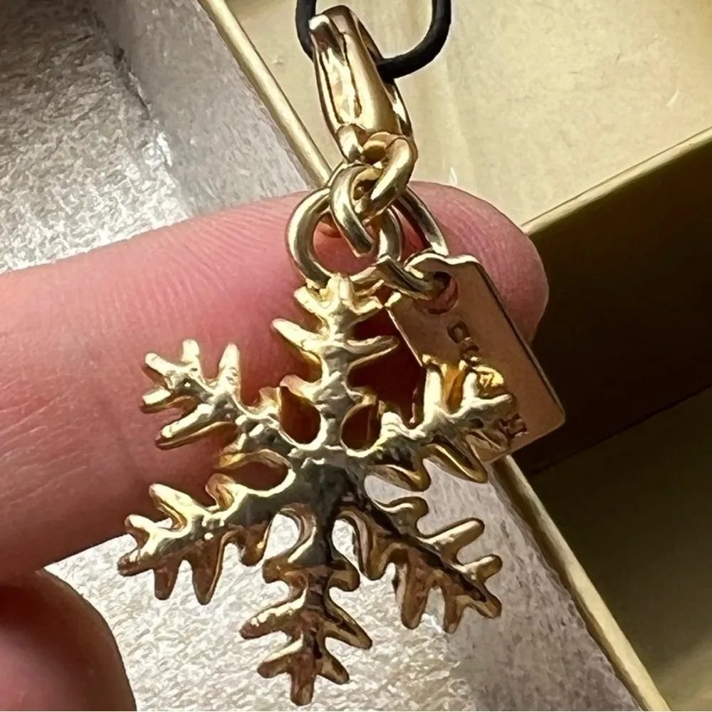 Coach Boxed Wristlet & Charms Gift Set – Perfect Holiday Gift – NWT - Image 13