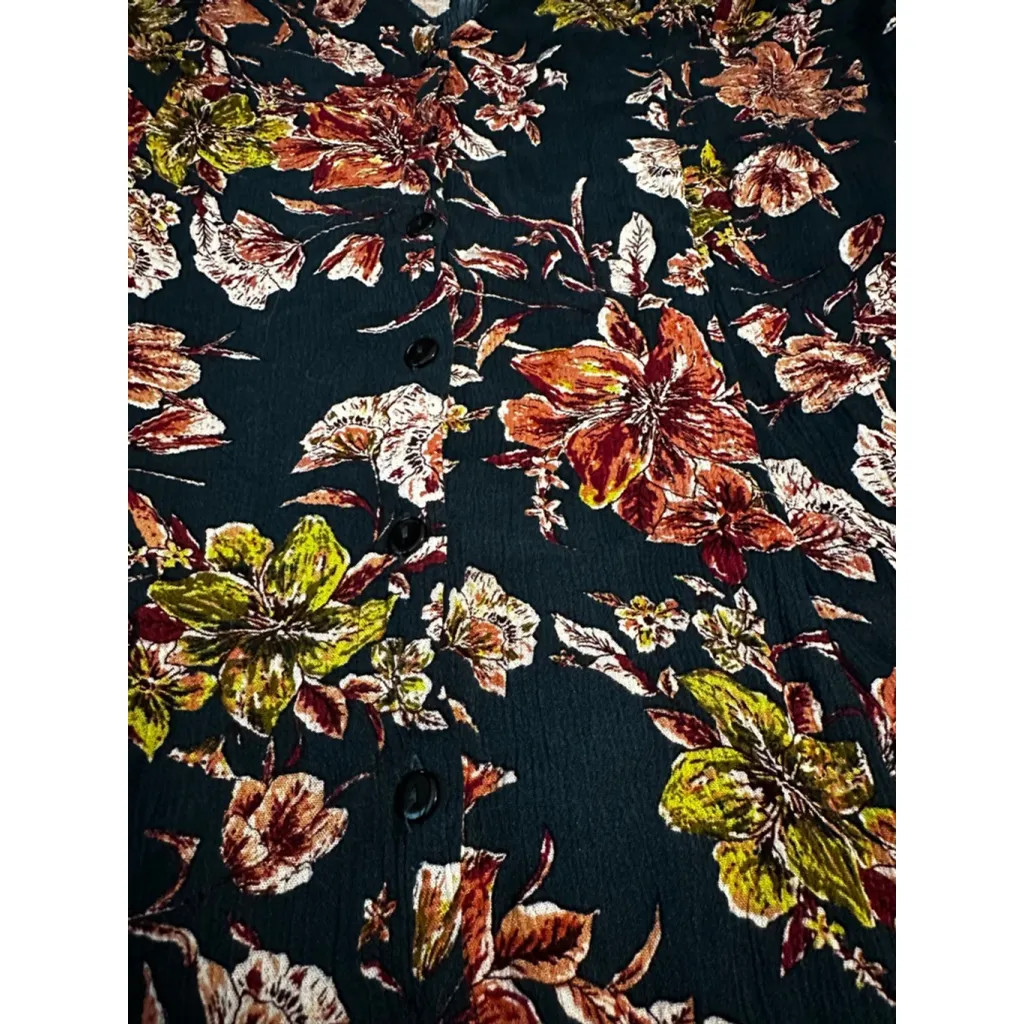 Women's Lulus Floral V - Image 5