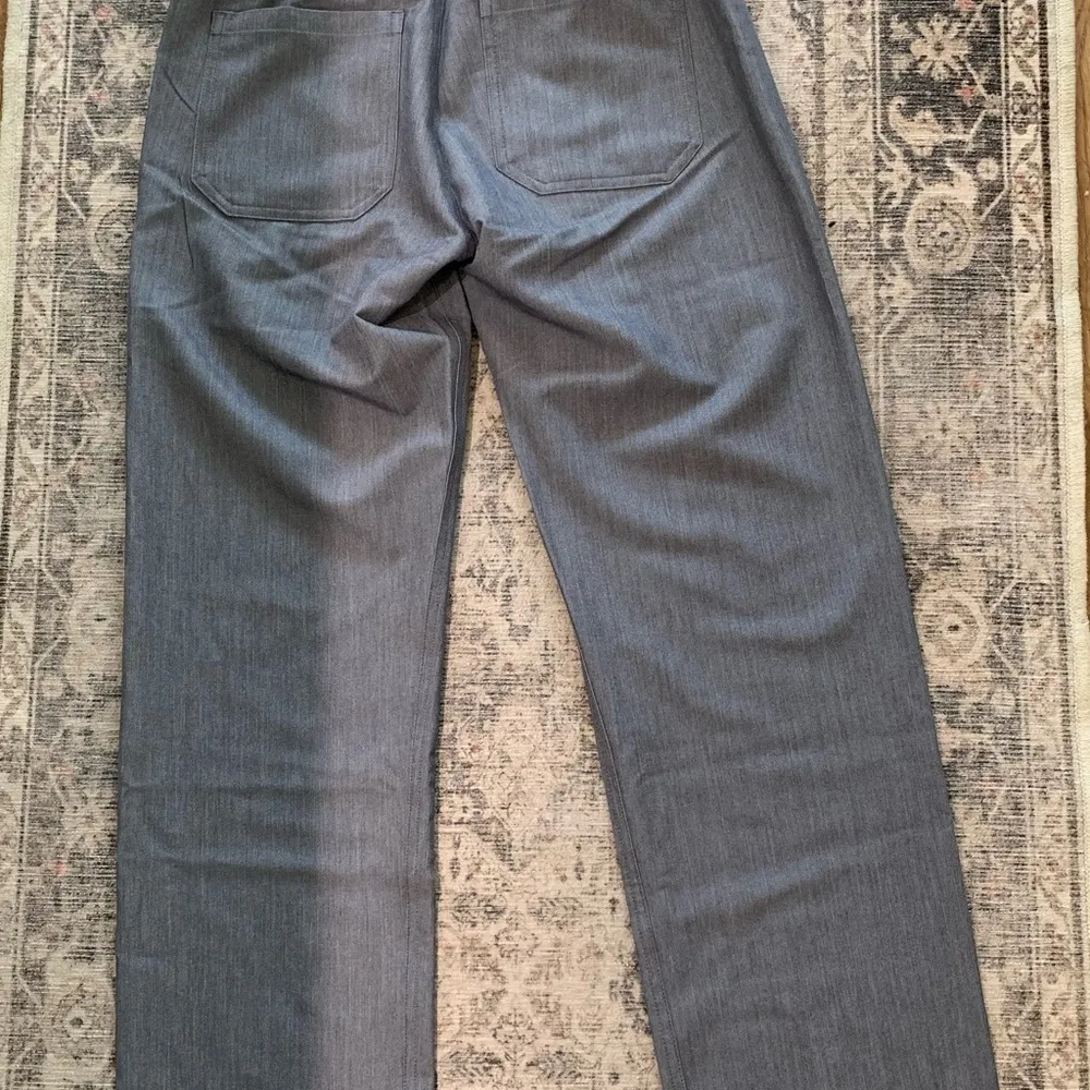 Gray  scrub pants - Image 2