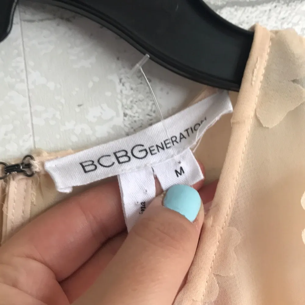 BCBG Generation Peach Floral Mod Dress! - Image 3