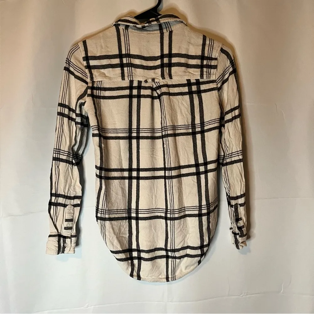 American Eagle Outfitters Plaid Button Down  Flannel Shirt - Black and White - Image 2