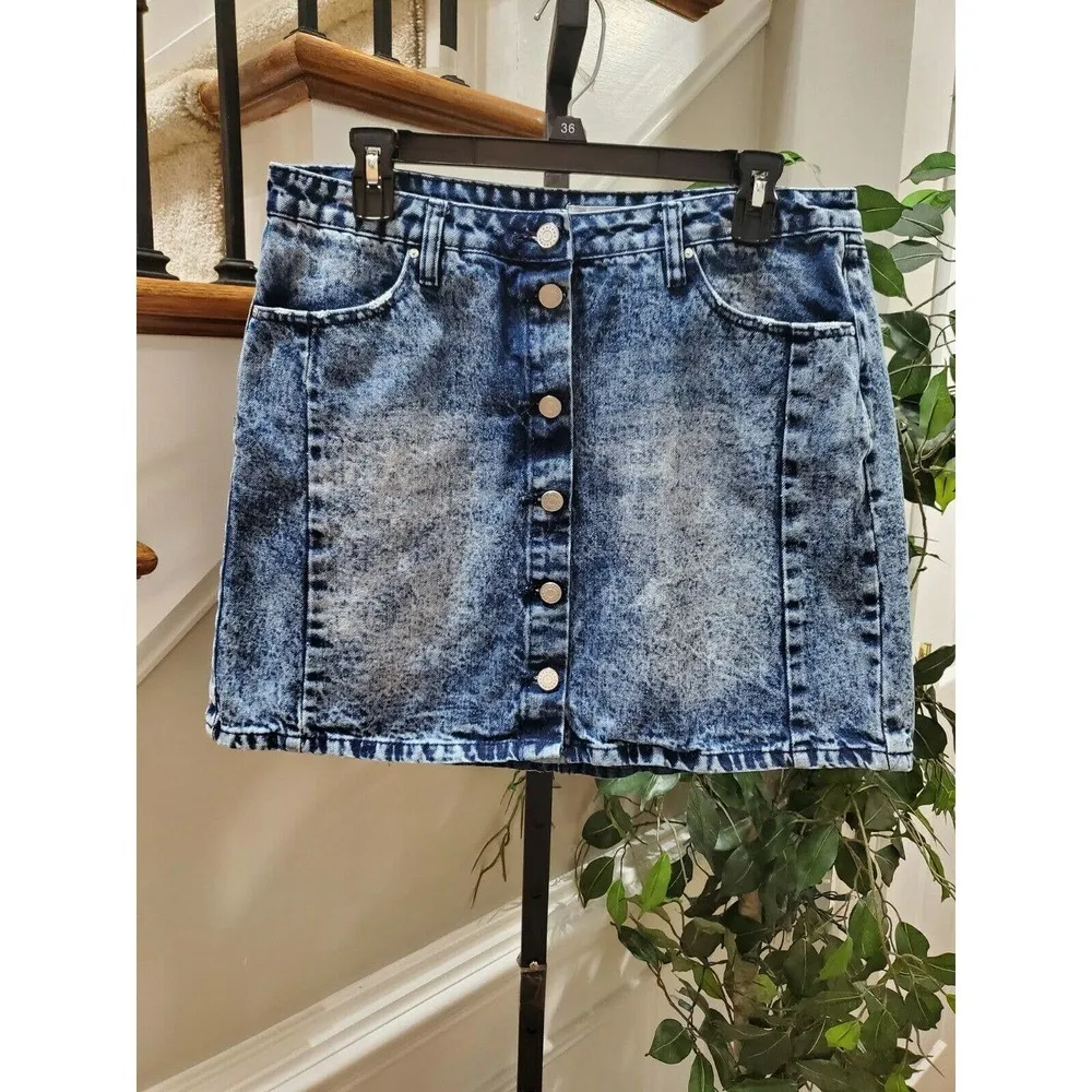 Refuge Women's Blue Denim Cotton A-Line Pull On Short Jeans Skirt Size Large - Image 2