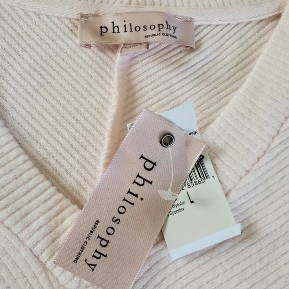 𝅺Philosophy light pink LARGE v neckline bat wing long sleeve knit Sweater - Image 4