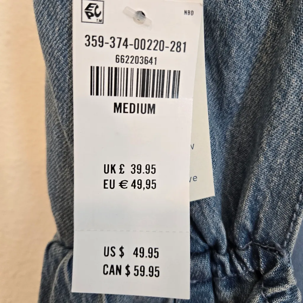 Hollister Denim New Dress built in shorts w pockets size medium - Image 8