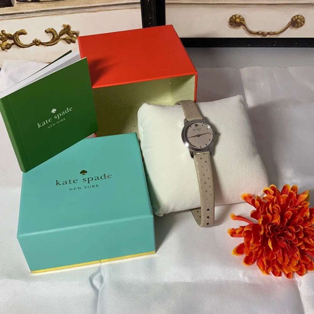 Kate Spade mini polka dot METRO leather band. - Image 2