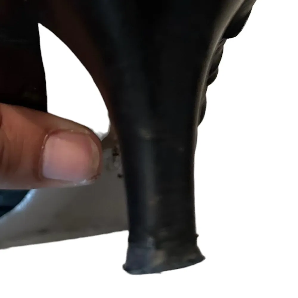 Prada Black Leather Bow Front Ruched Side Detail Classic Closet Staple 7 Pumps. - Image 8