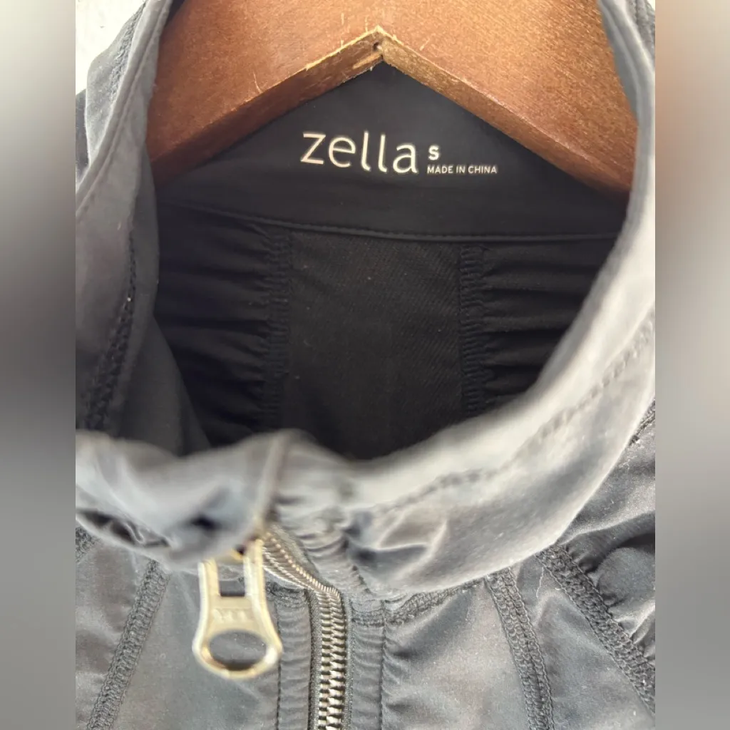 Zella S Running Zip Front Ruched Textured Black Jacket - Image 8