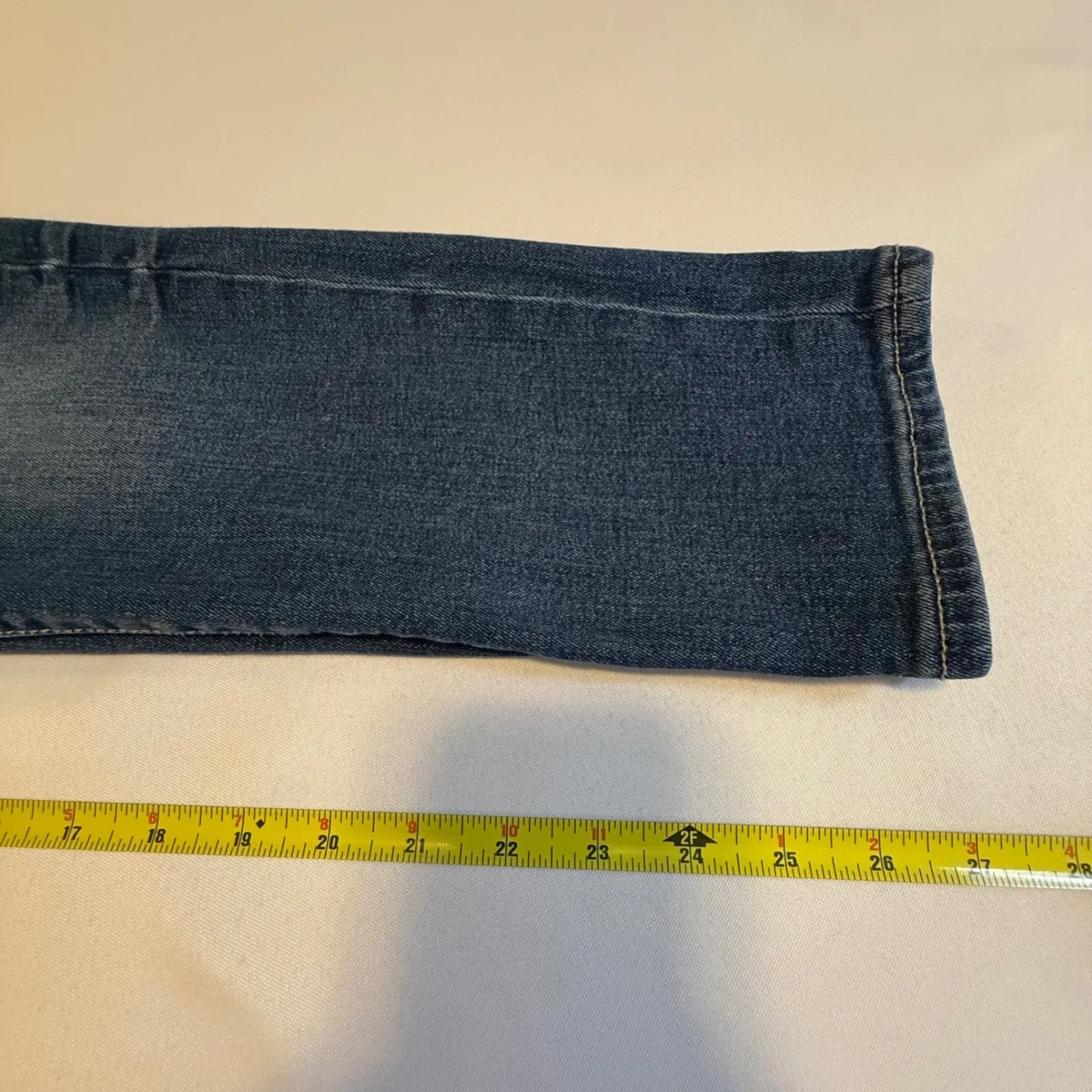 Gap Girlfriend Denim Cropped Jeans Medium Wash Blue Denim Slim Fit Women Size 2R - Image 7