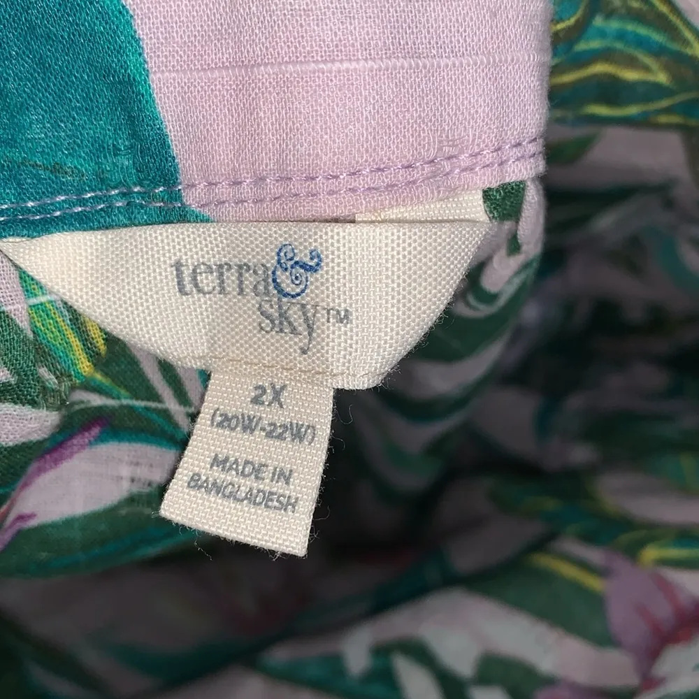 Terra & Sky woman floral tropical blouse plus size 2X flutter sleeves - Image 3