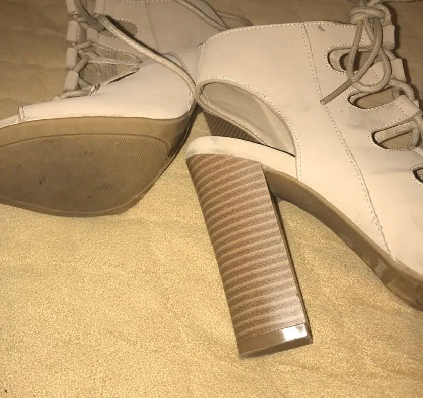 Tan Brown Heels Size 5.5 - Image 2