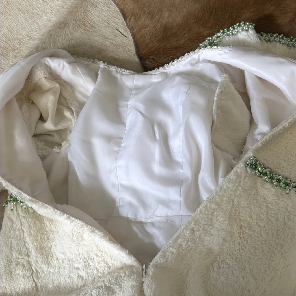 Handmade Winter wonderland ivory Long Sleeve Dress with Green beaded Accents Size undefined - Image 11