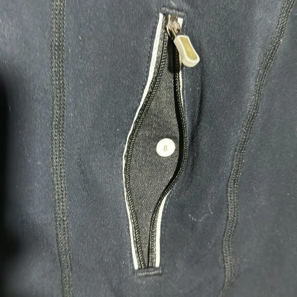 Lululemon  1/4 zip up - Image 4