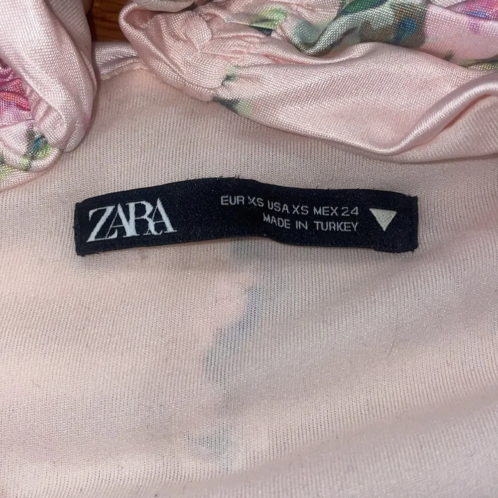 Zara floral cropped halter top - Image 2