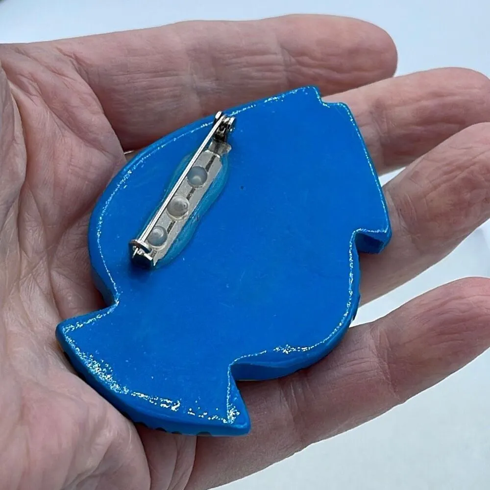 Bright fun Artisan made lightweight wooden fish brooch - Image 4