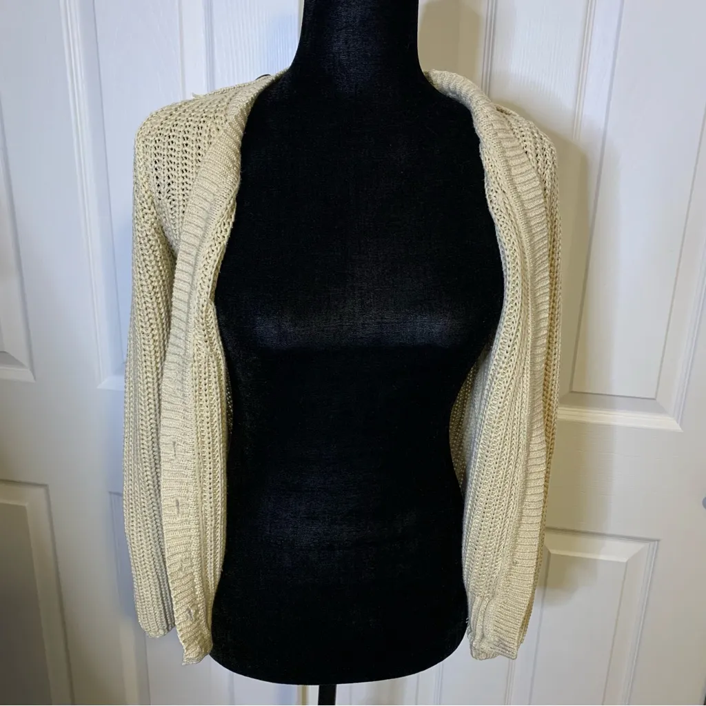 Creme Knit V Cut Button Cardigan - Image 4