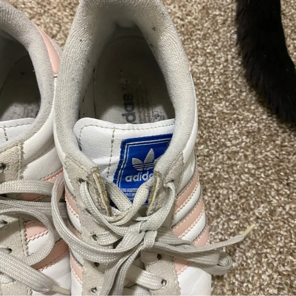 Adidas Samoa White and Pink size 6 - Image 4