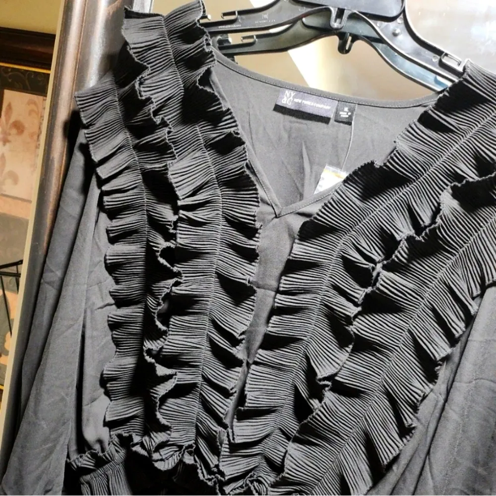 NWT New York & Company Ruffle-Front V-Neck Blouse Size XL - Image 3