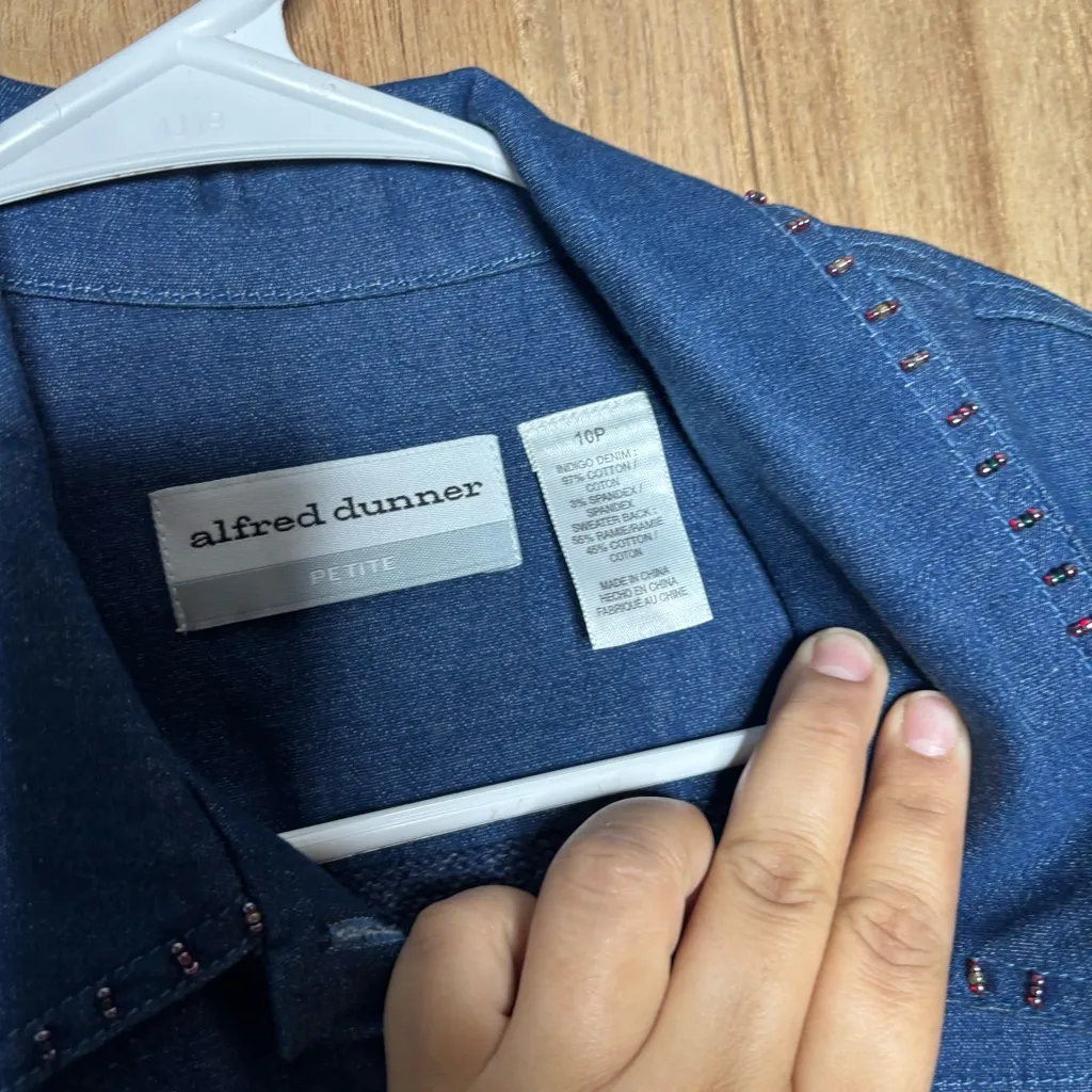 Alfred Dunner‎ women’s bohemian Denim Floral Embroidered Vest Size 10P - Image 4