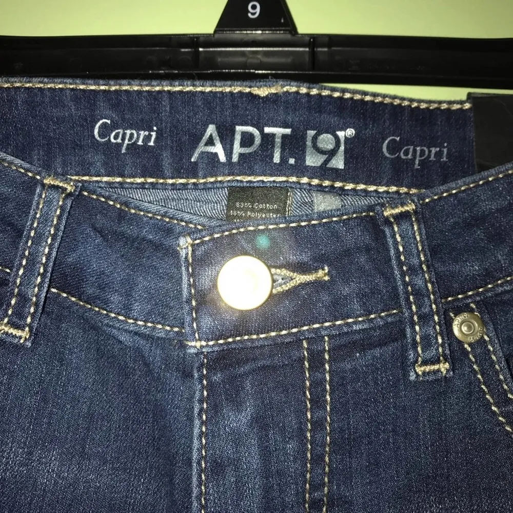 APT9 DARK WASH MID RISE JEAN CAPRIS SIZE 4P - Image 2