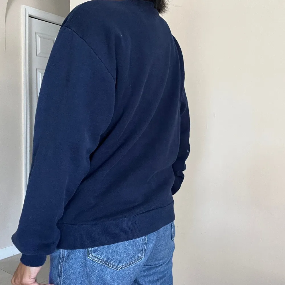 Vintage  New York USA Navy Blue Embroidered Flags Sweatshirt Size M - Image 12