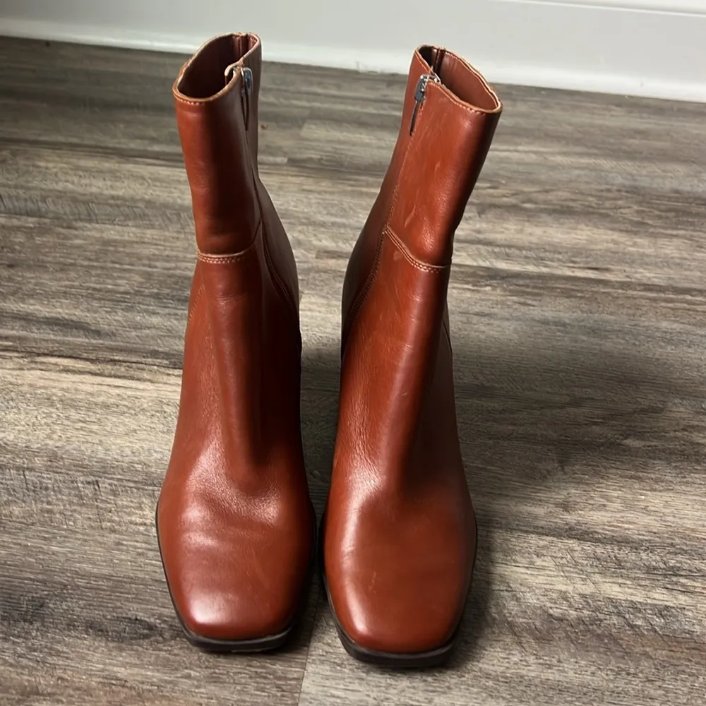 Marc‎ Fisher Women's Dairey Ankle Brown Boot Sz 8.5M 🔥 - Image 2