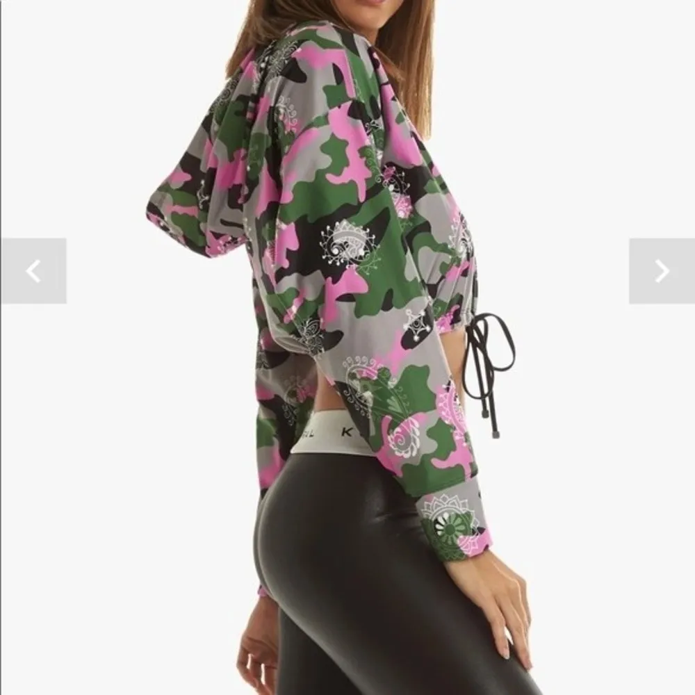 NWOT Koral Womens Clover Energy Cropped Long Sleeve Hoodie Bandana Troop sz XS - Image 77