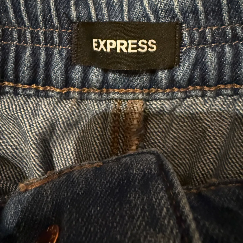 Express Super High Rise‎ Medium Wash Elasticized Back Waist Short Shorts Sz S - Image 5