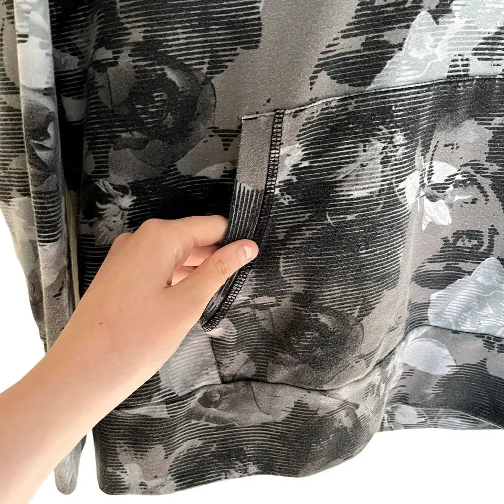 The North Face hoodie sweater gray and white pocket comfortable hood warm top - Image 3