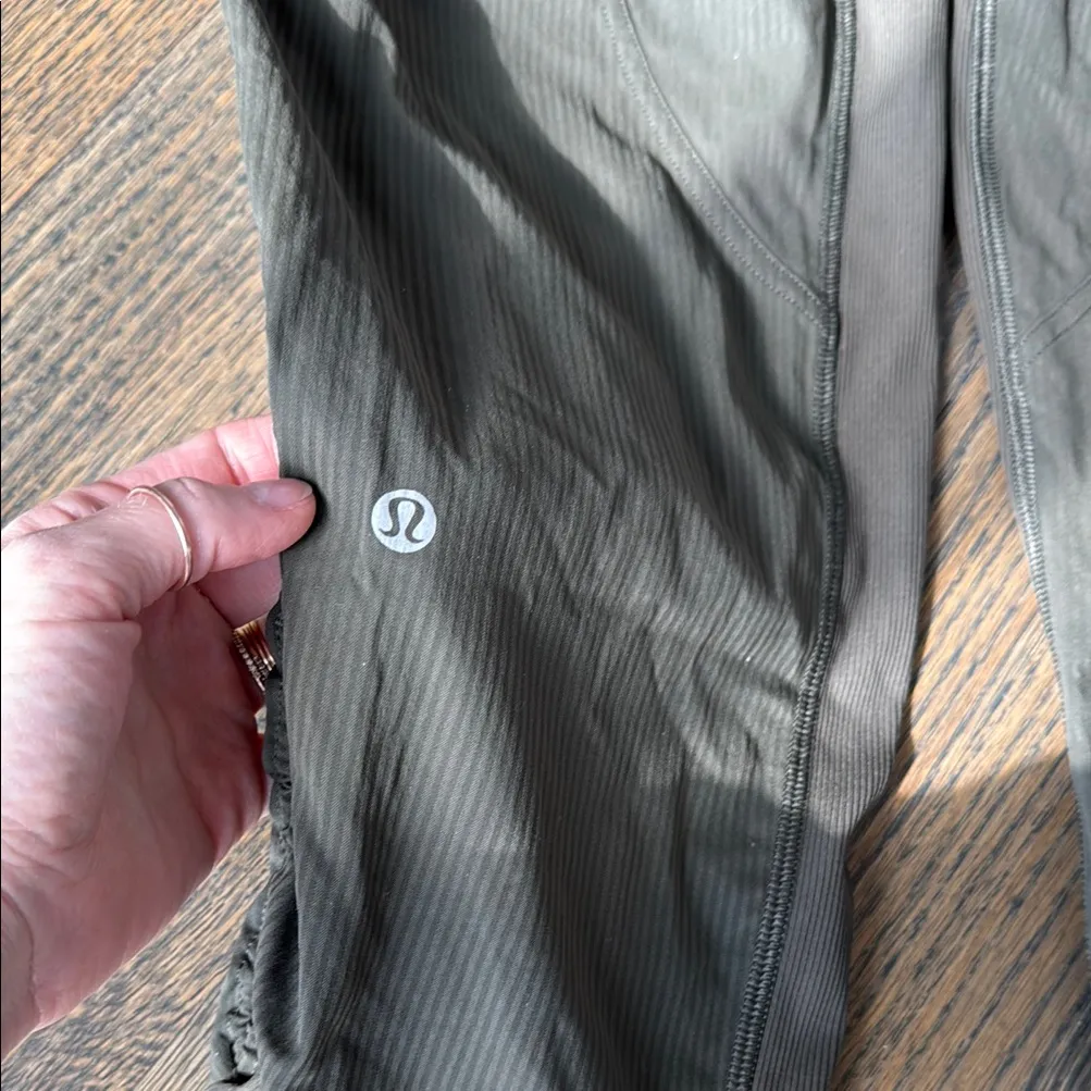 Lululemon Dance Studio Crop 25" Dark Olive size 6 NWOT - Image 12