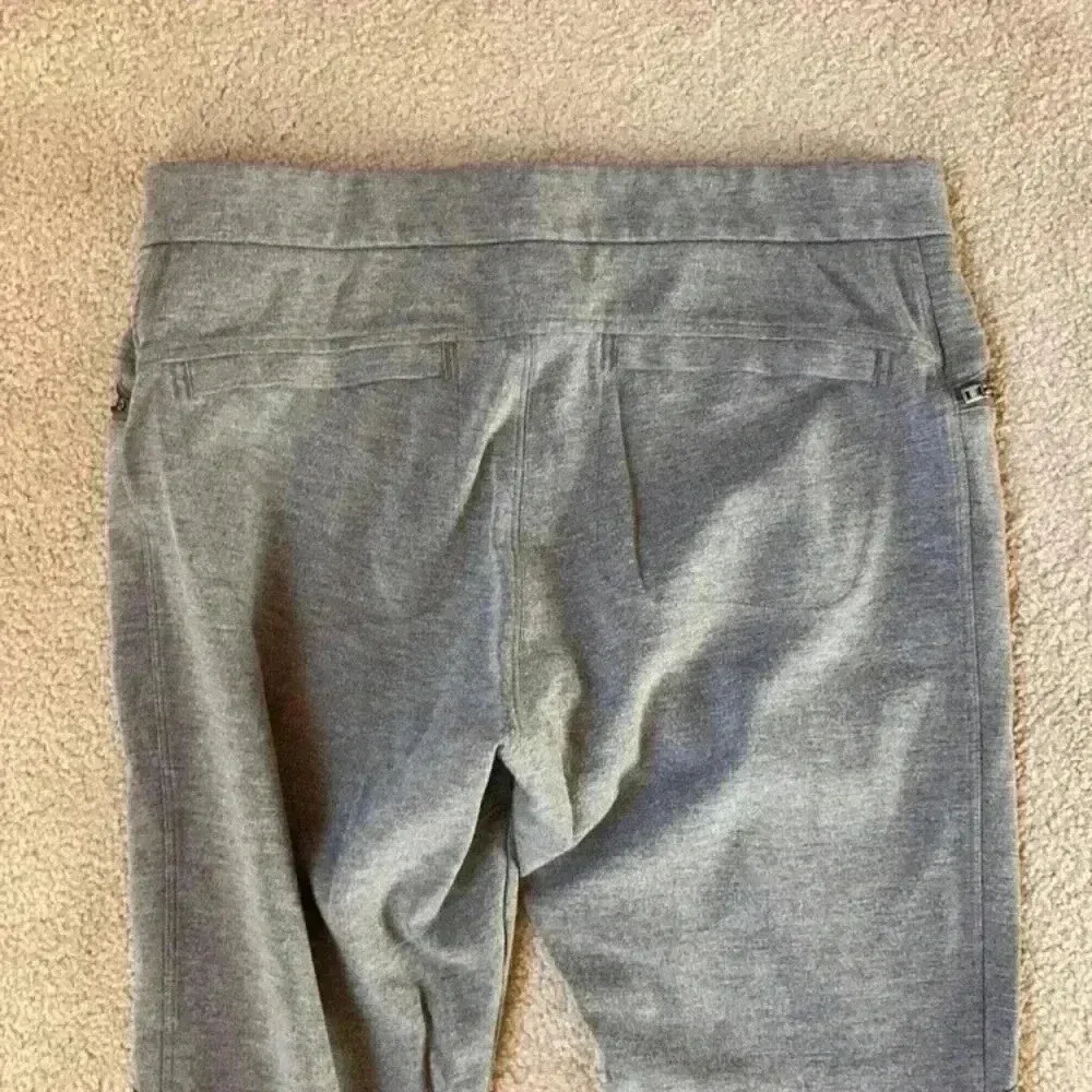Grey Athleta slack leggings in size 8 - Image 5
