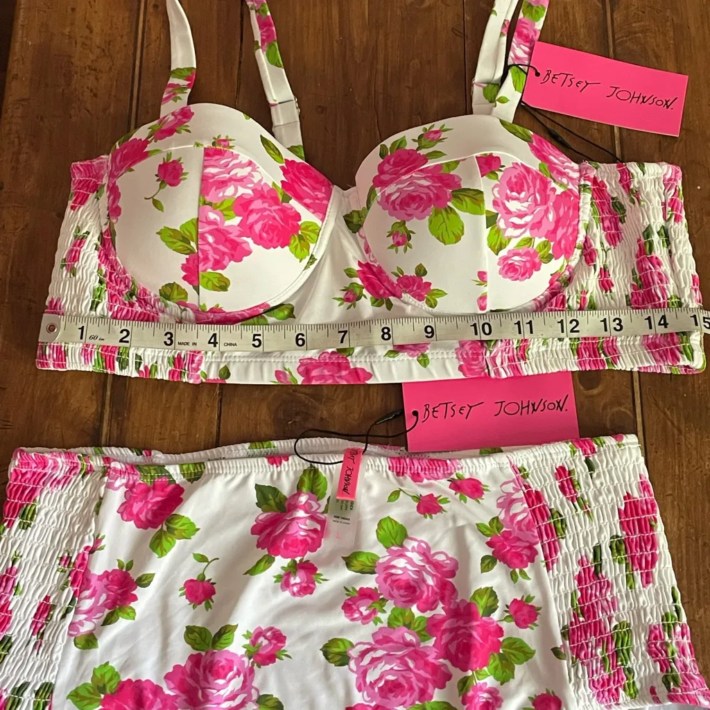 New 2 Piece Betsy Johnson Seimsuit - Image 10