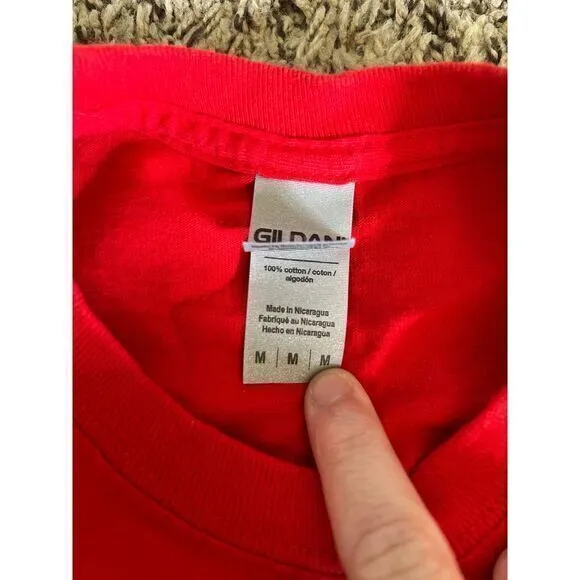 Gildan "Merry Christmas" red long sleeve tee size medium‎ - Image 4