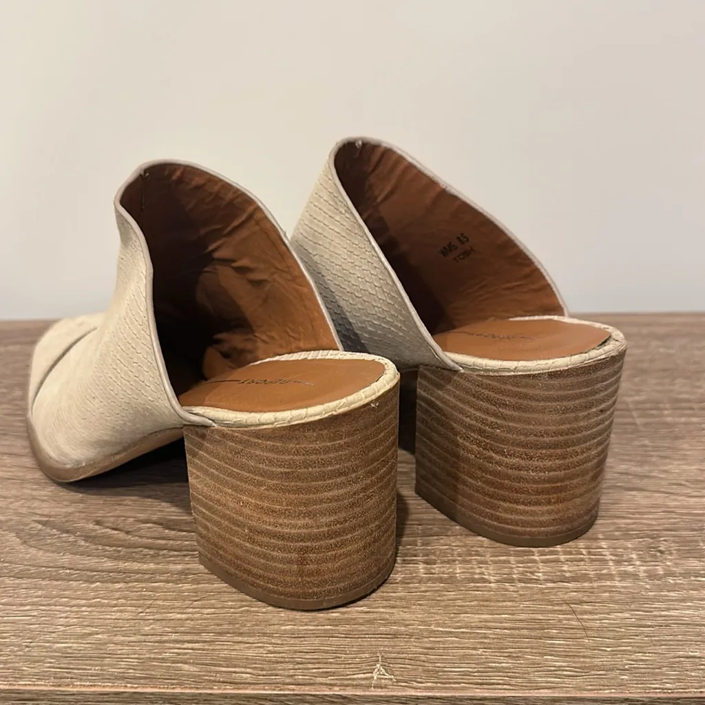 Report Snake Skin slip on heel Tan Size 8.5 - Image 2