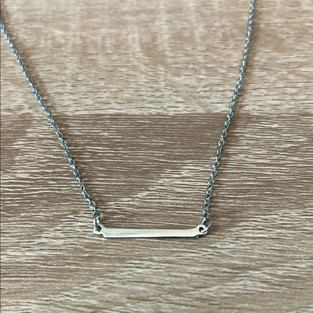 Elegant Silver Bar Necklace - Image 2