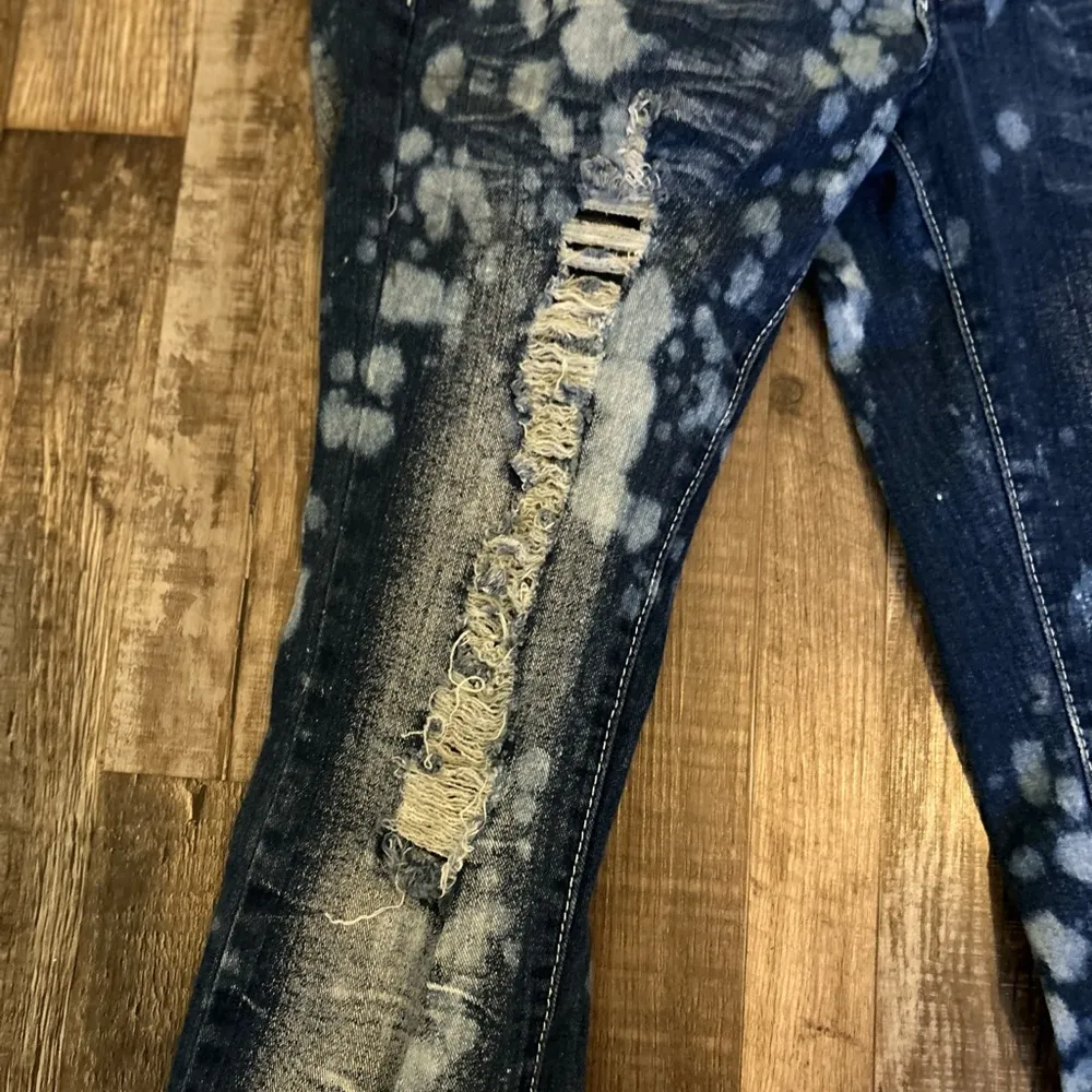 True Rock Women’s Junior Distressed Ripped Jeans 9 / 10 - Image 6