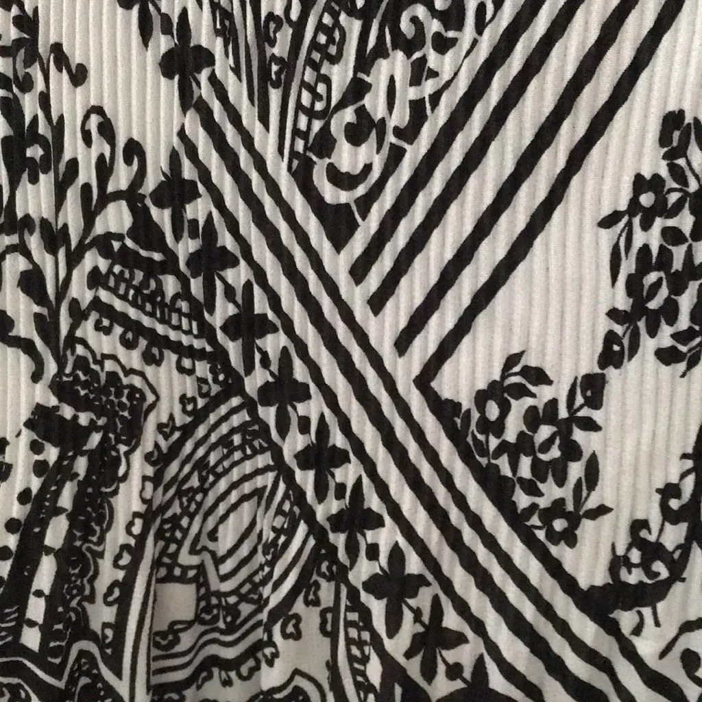 FINAL MARKDOWN Embellished nyc design crinkle top 14/16 - Image 11