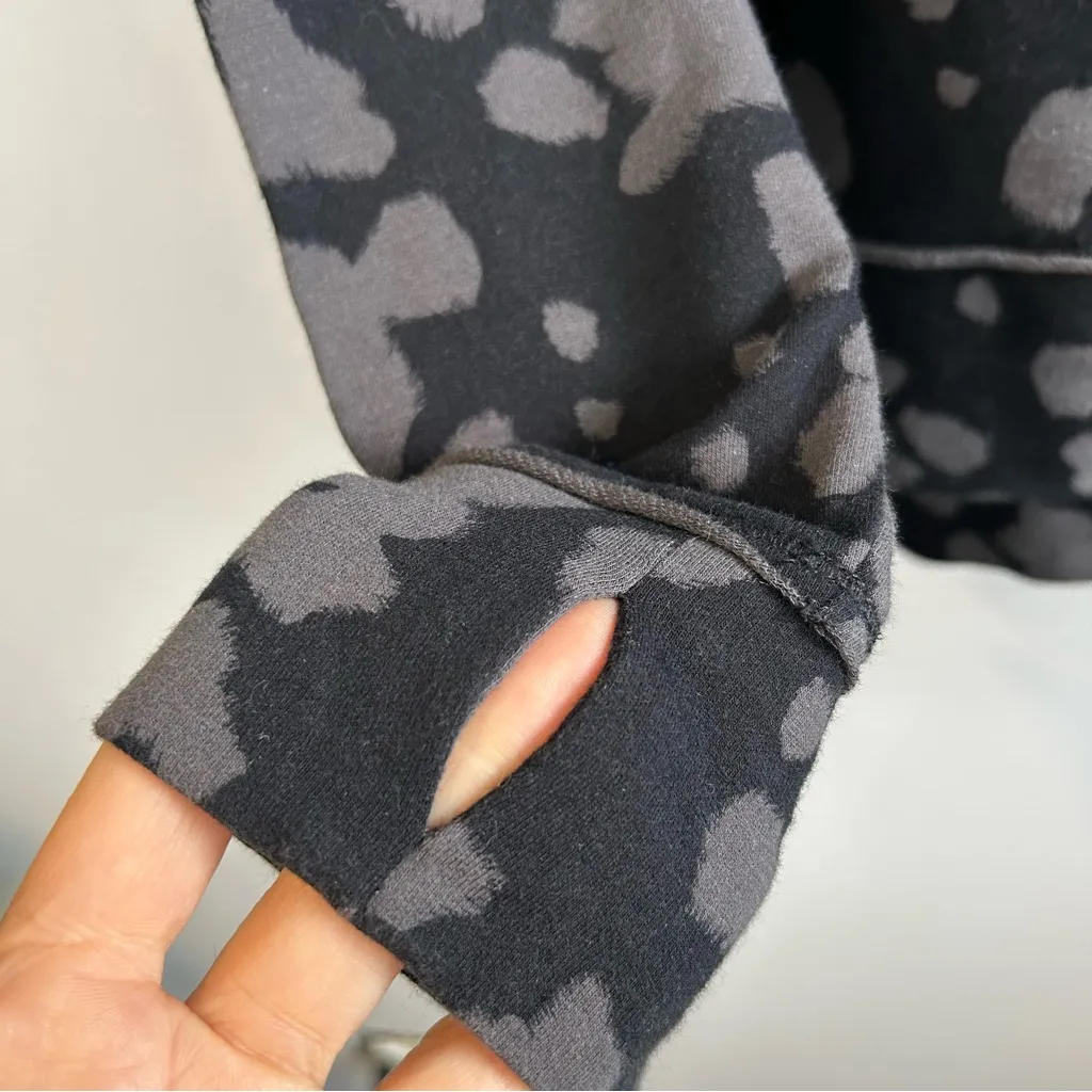 Rachel Hollis Black/Grey Made for More Acid/Stonewash Crewneck Sweatshirt Medium Black - Image 9