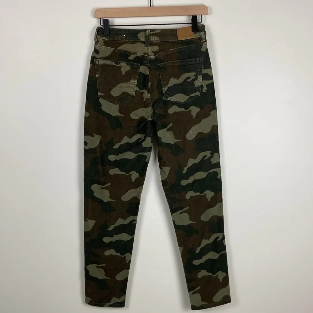 American Eagle Camo Corduroy Mom Jeans New Women’s Size 0 Green Relaxed Fit - Image 10