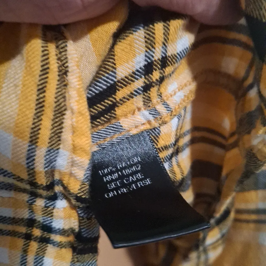 Torrid Sz 1 Yellow Plaid Women's Top - Image 10