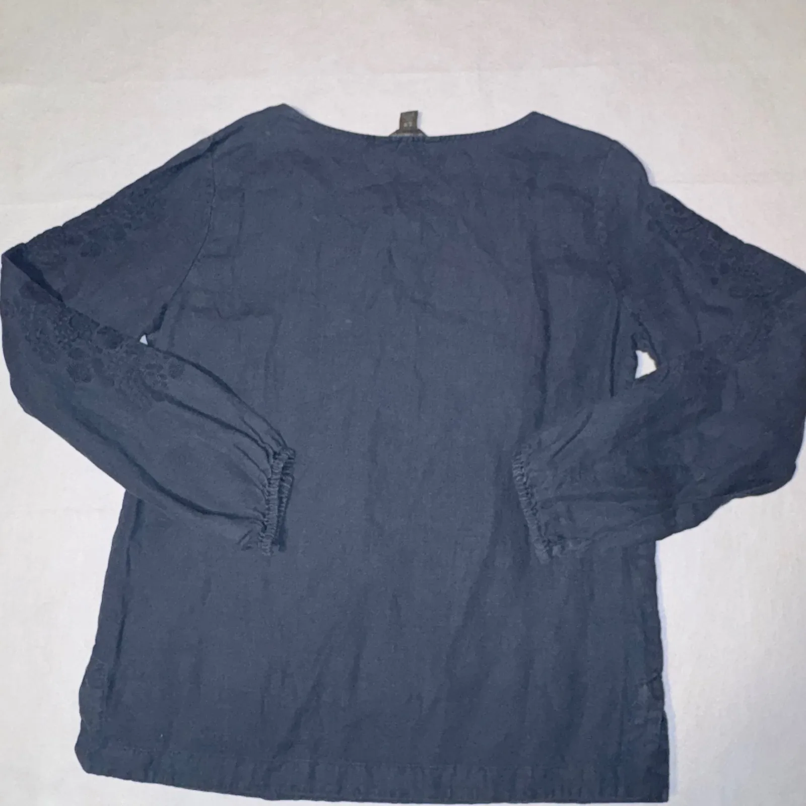 Tommy Bahama Blue denim Embroidered Pintuck Long Sleeve boho linen Blouse S - Image 6