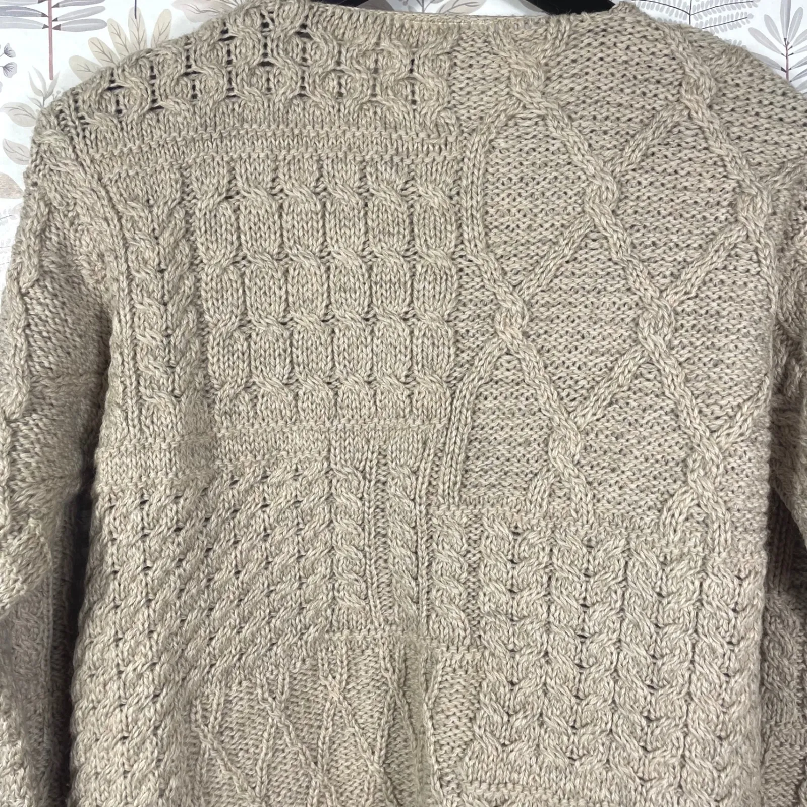 Carraig Donn 100% Merino Wool Aran Cable Knit Cardigan Sweater Ireland M Beige Tan Size M - Image 9