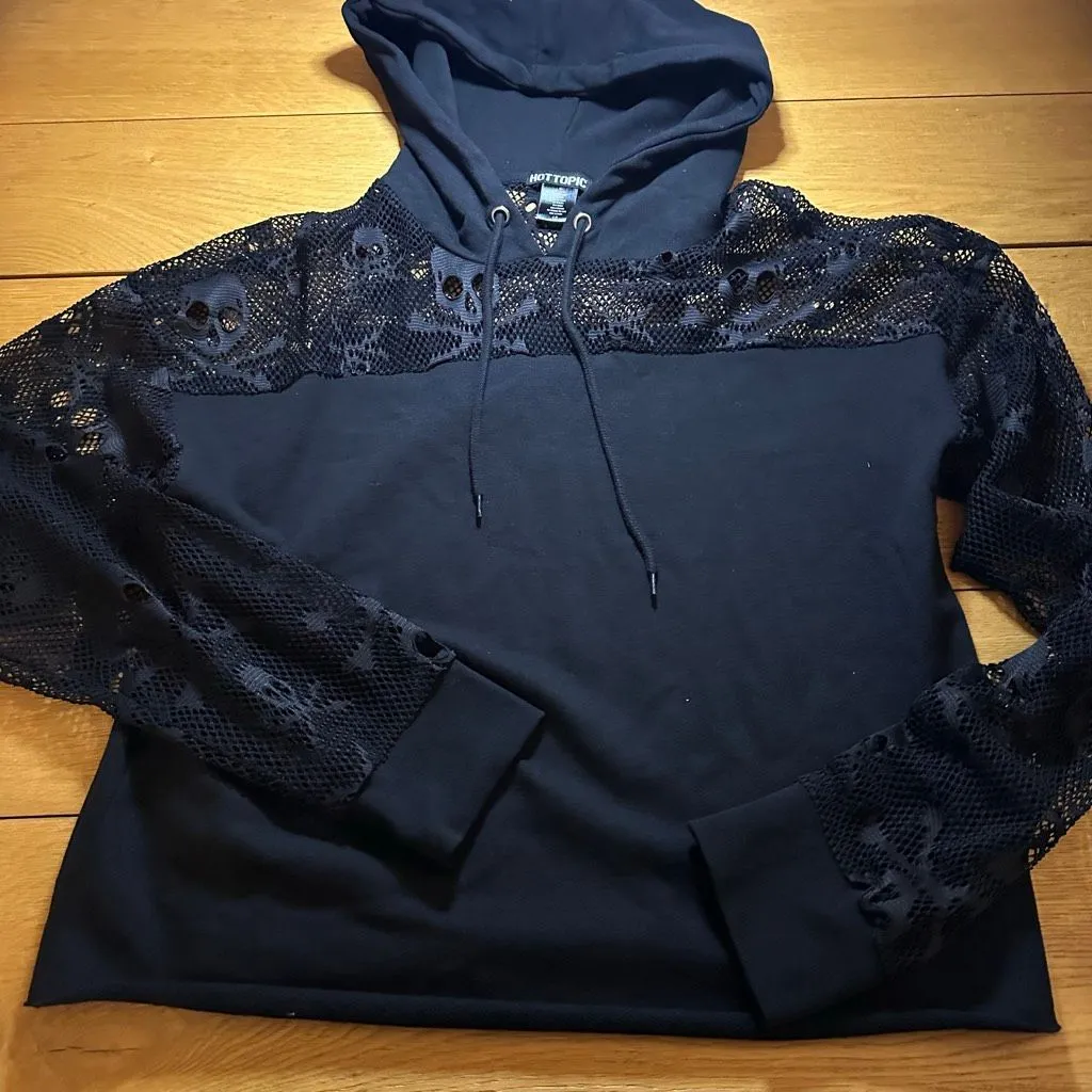 Skull and Crossbones mesh hoodie pullover large - Image 2