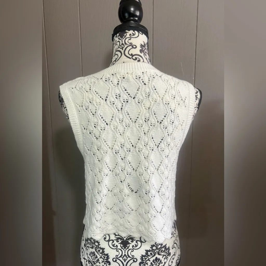 CLEO + WOLF White Cropped Sweater Knit Vest Size XS - Image 3