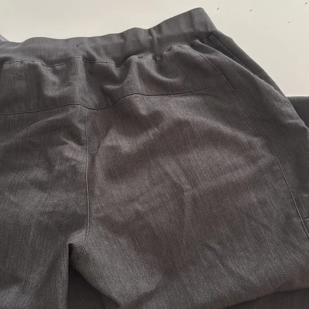 Fabletics Women's Method 2-Pocket Scrub set 
EUC - Image 8