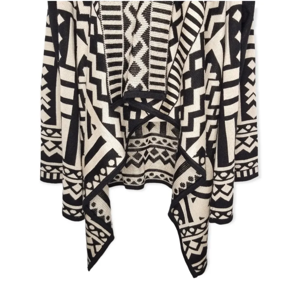 Charlie Paige Aztec Print Beige & Black Cardigan Sweater S/M - Image 5
