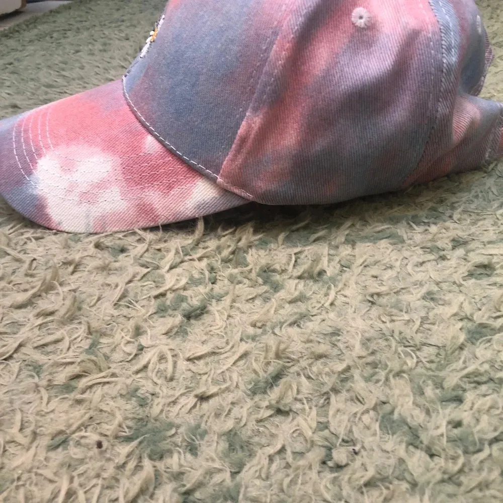 TIE DYE DAISY ADJUSTABLE BASEBALL CAP Pink - Image 2