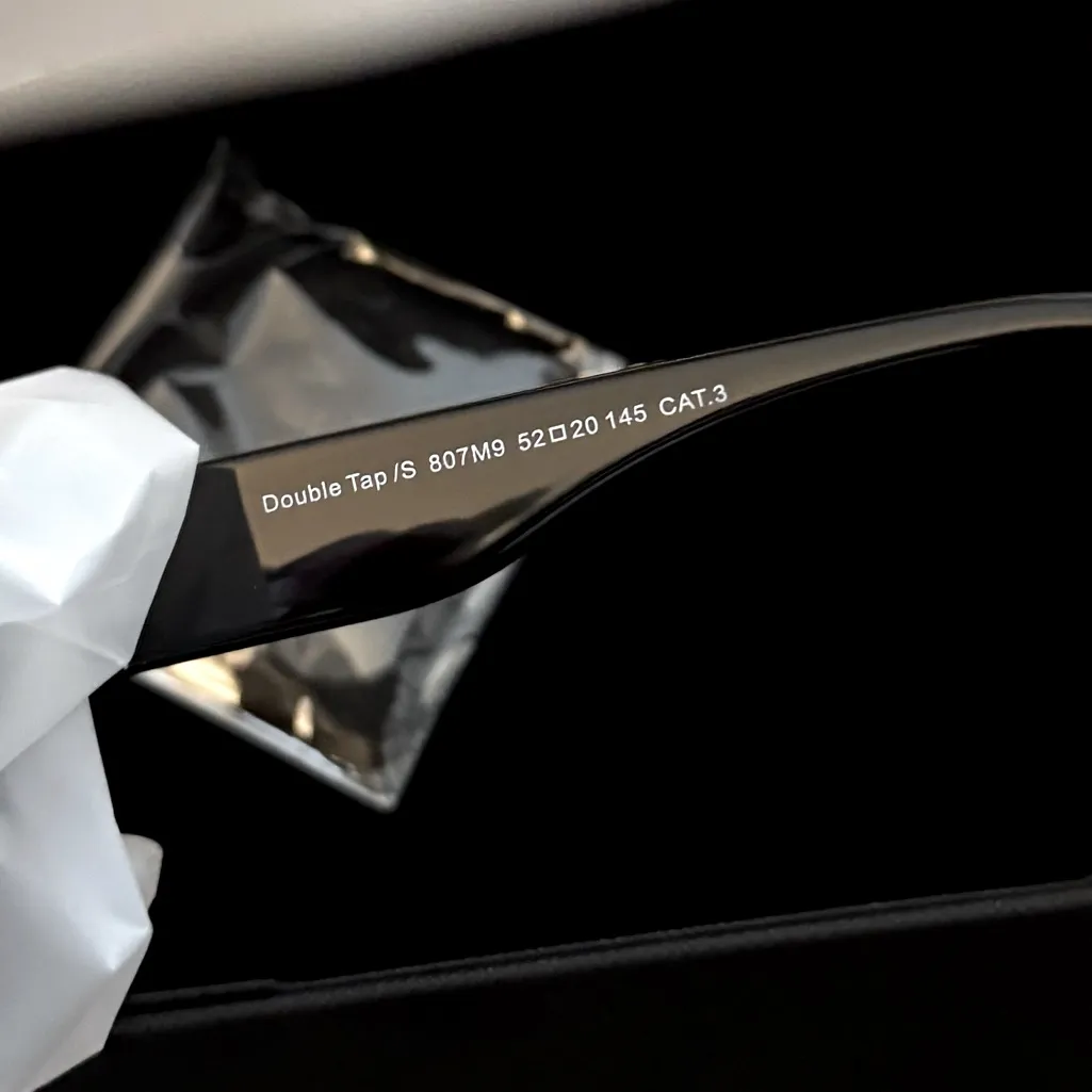 Privé Revaux Black Sunglasses - Image 11