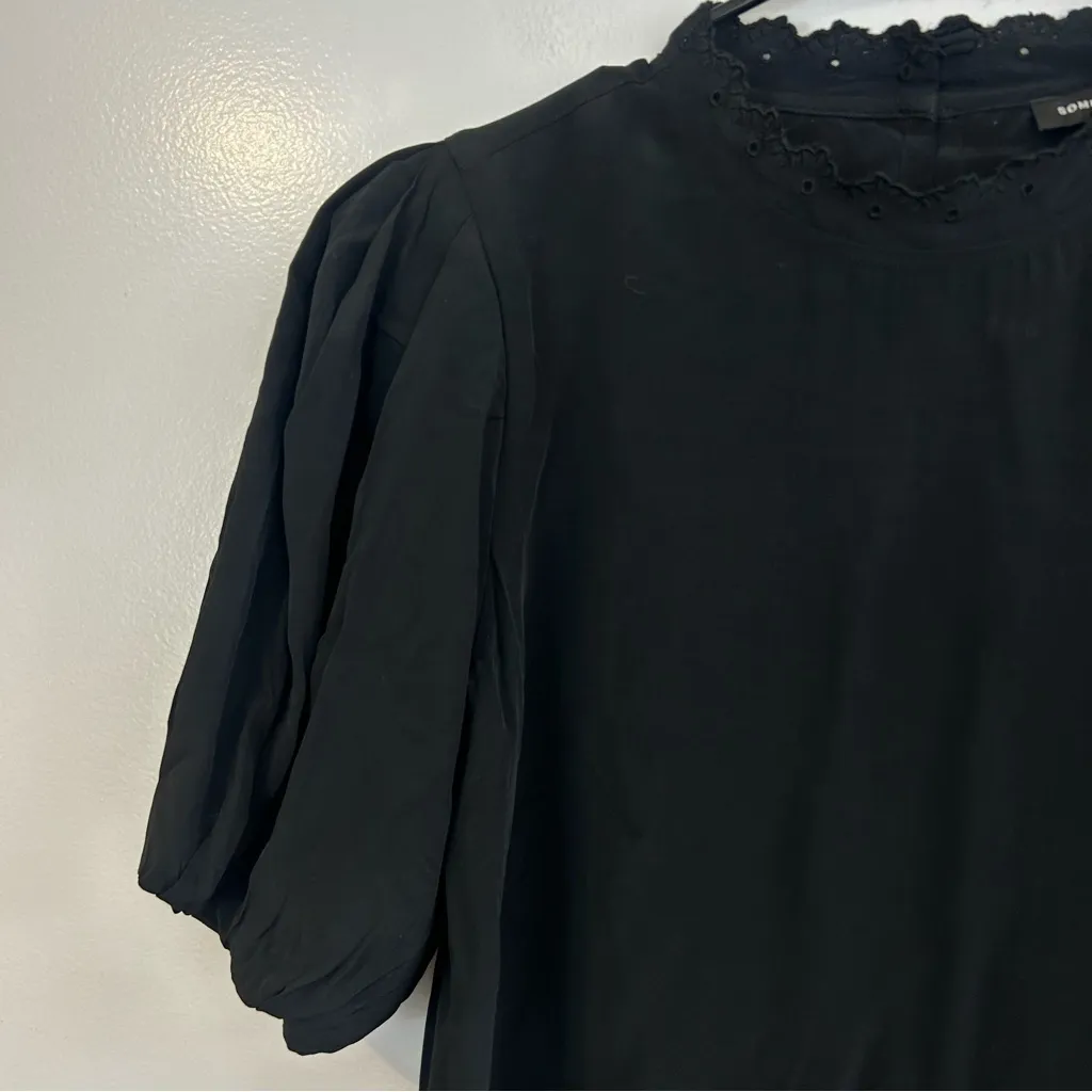Something Navy Black Short Puff Sleeve MockEyelet Neck Blouse Size Small - Image 6