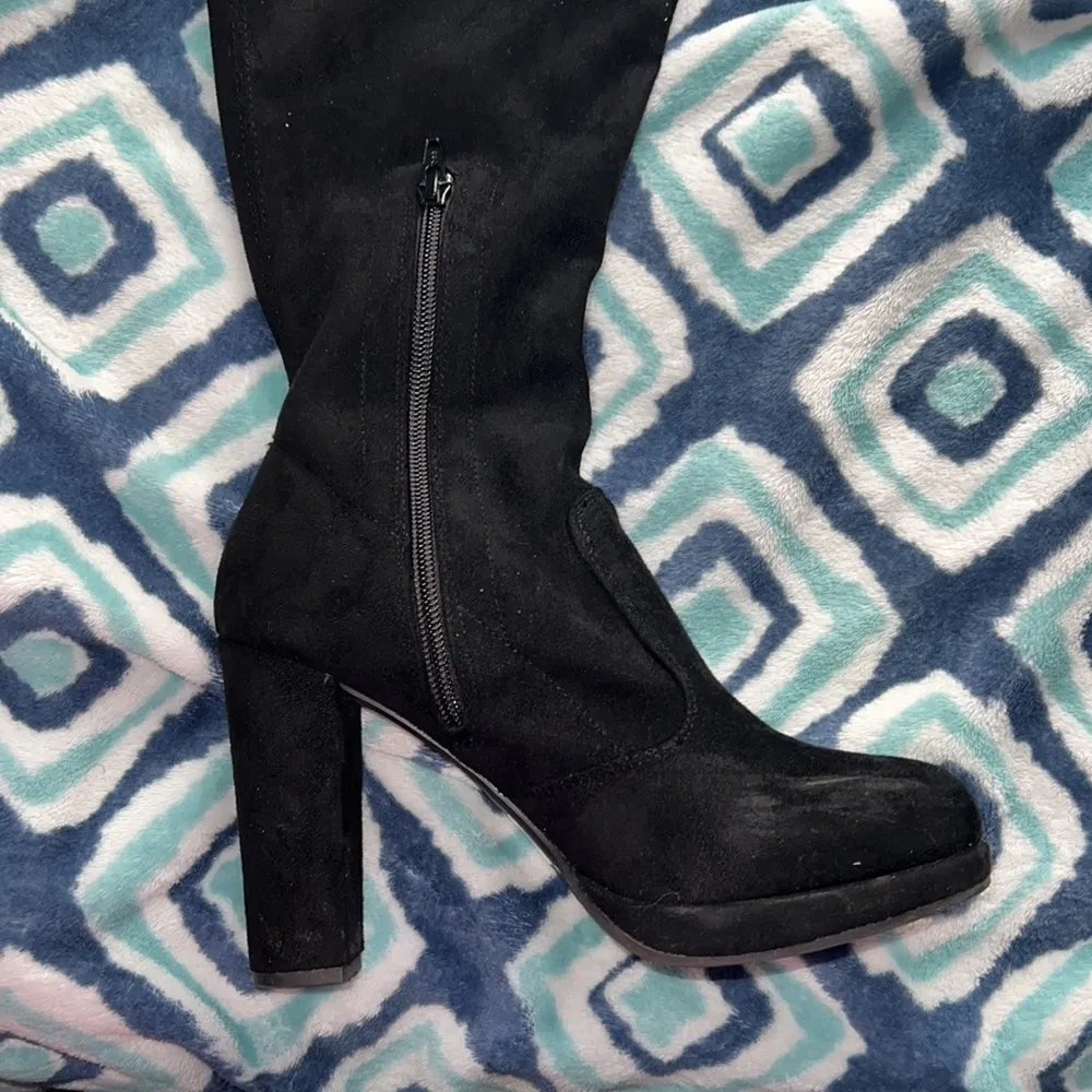 Gianni Bini Get-Real Black Thigh High Boots - Image 12