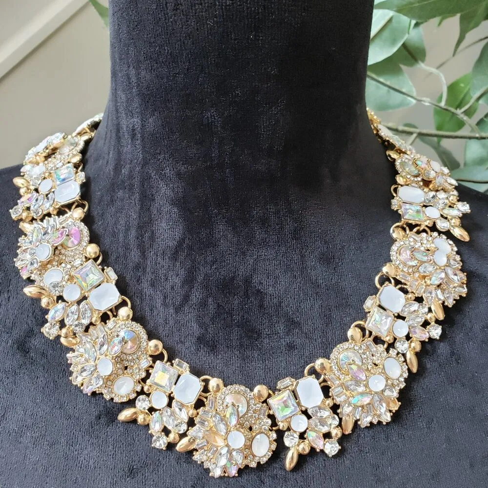 Eye Candy Los Angeles Womens 14k Gold Plated Zinc Alloy Beaded Flowers Necklace - Image 2